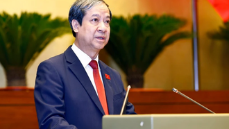 Bộ trưởng Bộ Giáo dục và Đào tạo Nguyễn Kim Sơn.