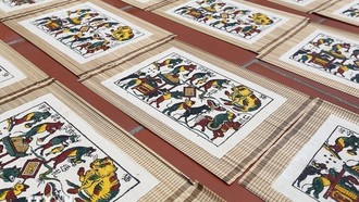 UNESCO ghi danh Nghề làm tranh dân gian Đông Hồ vào Danh sách Di sản văn hóa phi vật thể cần bảo vệ khẩn cấp. Đây là di sản thứ 17 của Việt Nam được UNESCO ghi danh vào các Danh sách Di sản Văn hóa Phi vật thể của UNESCO. 