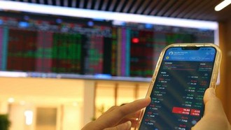 Dòng tiền 'hụt hơi', VN-Index tiếp tục giảm