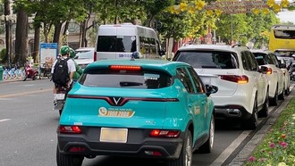 Hà Nội: Từ 21/8, hạn chế taxi, xe hợp đồng dưới 8 chỗ trên phố Khâm Thiên