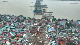 Cầu Trần Hưng Đạo có chiều dài toàn tuyến khoảng 4,18 km, điểm đầu tại nút giao ngã 5 Trần Hưng Đạo - Trần Thánh Tông và điểm cuối kết nối với phố Nguyễn Sơn