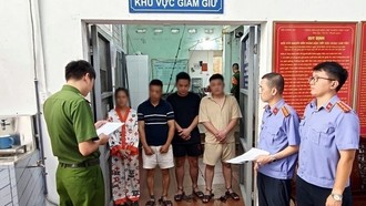 Bốn đối tượng bị tạm giữ hình sự do có dấu hiệu của tội “Gây rối trật tự công cộng