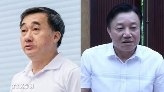 Ông Trần Văn Thuấn (trái) và ông Nguyễn Huy Ngọc.