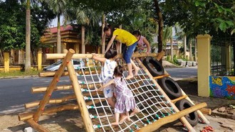 Thiết bị thể thao được lắp tại hai sân chơi ngoài trời trên địa bàn phường Hùng Vương