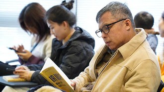 Độc giả thích thú khám phá từng chương của cuốn sách “IR Map – Bản đồ tới tự do”