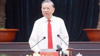 Tổng Bí thư Tô Lâm chúc Tết Đảng bộ, chính quyền và Nhân dân Thành phố Hồ Chí Minh. (Ảnh: TTXVN)