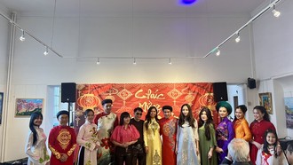 Kiều bào tại Pháp mừng xuân mới với những giai điệu quê hương