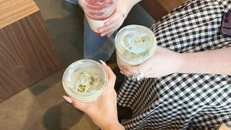 Chi tiêu kiểu mới của dân văn phòng: không cắt giảm, chỉ thay đổi cách thanh toán