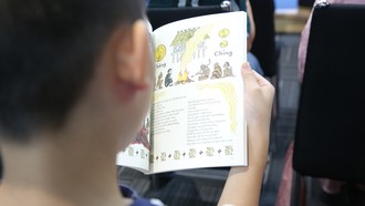 “Thần Giấy Hlabar” kể hành trình gìn giữ chữ Bahnar