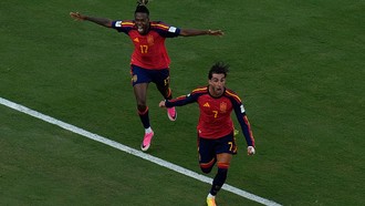 Ferran Torres (số 7) mừng bàn thắng giúp Tây Ban Nha vô địch World Cup 2026. Ảnh: AP 
