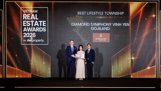 Đại diện Công ty DOJILAND nhận giải thưởng Khu đô thị kiến tạo phong cách sống tốt nhất Việt Nam 2026 dành cho Diamond Symphony Vĩnh Yên