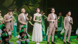 Ca sĩ Pia Linh và nhóm nhạc Oplus thể hiện ca khúc "Mãi nương tựa bên Người".