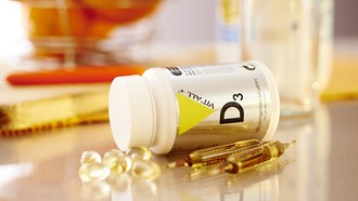 Cảnh báo nguy cơ ngộ độc do lạm dụng vitamin D