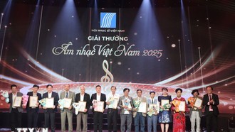 Tôn vinh các nhạc sĩ, nghệ sĩ có nhiều đóng góp cho âm nhạc Việt Nam