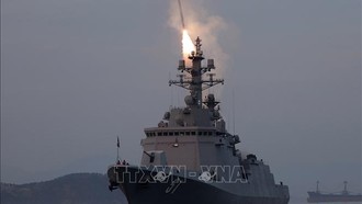 Vụ phóng thử tên lửa hành trình chiến lược từ tàu khu trục Choe Hyon của Triều Tiên ngày 10/3/2026. Ảnh: Yonhap/TTXVN