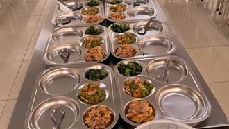 UBND thành Hà Nội yêu cầu rà soát toàn bộ quy trình tổ chức bữa ăn bán trú