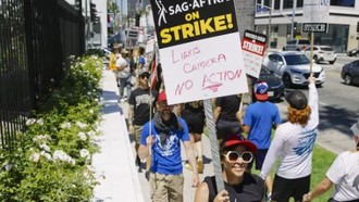 Giới biên kịch Mỹ đạt thỏa thuận lịch sử với các hãng phim Hollywood