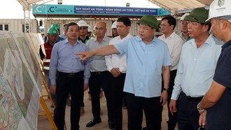 Phó Thủ tướng Thường trực Chính phủ Phạm Gia Túc kiểm tra tình hình triển khai Dự án Cảng hàng không quốc tế Gia Bình