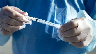 Thử nghiệm trên người vaccine “phổ quát” đầu tiên do AI thiết kế