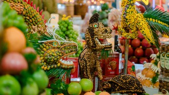 Một tác phẩm tạo hình trái cây của nghệ nhân tại Toà Thánh, Tây Ninh