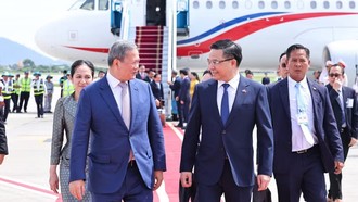 Thủ tướng Campuchia đến Hà Nội, bắt đầu thăm chính thức Việt Nam và dự AFF 2026