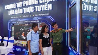 Nhận diện bẫy lừa đảo trực tuyến qua triển lãm “Bức tường An ninh mạng”