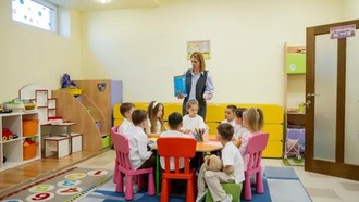 Tạo không gian học tập an toàn cho trẻ em ở Ukraine