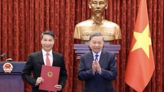 Tổng Bí thư, Chủ tịch nước Tô Lâm trao quyết định bổ nhiệm 2 Đại sứ Việt Nam tại nước ngoài