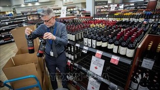 Biên giới Mỹ - Canada được thắt chặt sau lệnh cấm nhập khẩu của chính quyền Washington