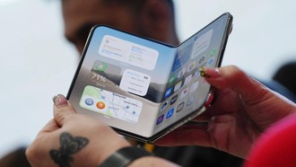 iPhone Duo tạo bất ngờ ngay ngày đầu mở bán