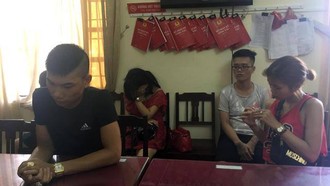 'Đột kích' quán karaoke phát hiện hàng chục đối tượng 'phê' ma túy