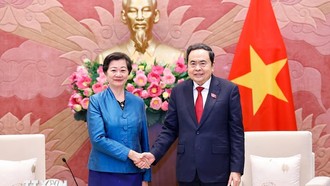 Chủ tịch Quốc hội Trần Thanh Mẫn tiếp Đại sứ Vương quốc Campuchia tại Việt Nam Chea Kimtha đến chào từ biệt nhân dịp kết thúc nhiệm kỳ công tác. Ảnh: Doãn Tấn/TTXVN