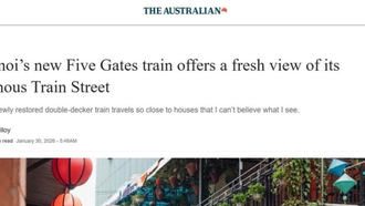 Bài viết trên báo "The Australia" nhận định tàu “Hà Nội 5 Cửa Ô” mang đến góc nhìn mới mẻ về “Phố Đường tàu” của Việt Nam.