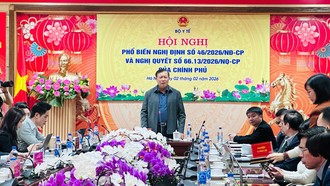 Thứ trưởng Bộ Y tế Đỗ Xuân Tuyên phát biểu tại Hội nghị.