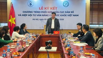 Thứ trưởng Bộ Y tế Đỗ Xuân Tuyên phát biểu tại buổi lễ.