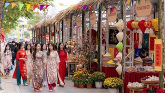 Hội Xuân Ocean City thu hút đông đảo du khách ngay từ những ngày đầu khai hội.