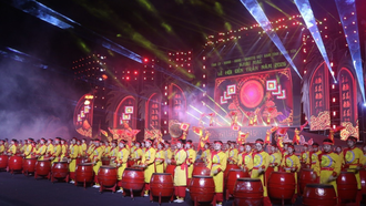 Tiết mục văn nghệ tại lễ hội đền Trần, tỉnh Hưng Yên năm 2026. 