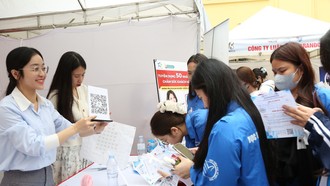 20 doanh nghiệp đã trực tiếp có mặt tại trụ sở Học viện Phụ nữ Việt Nam để phỏng vấn và tuyển dụng các bạn sinh viên.