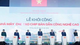 Tổng Bí thư Tô Lâm, Thủ tướng Phạm Minh Chính và các đại biểu phát lệnh khởi công Nhà máy chế tạo Chip bán dẫn công nghệ cao.