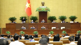 Quang cảnh phiên họp