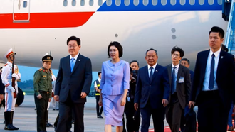Tổng thống Hàn Quốc Lee Jae Myung và Phu nhân đến Hà Nội, bắt đầu chuyến thăm cấp Nhà nước tới Việt Nam.