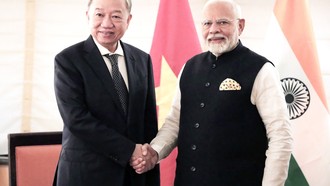 Tổng Bí thư, Chủ tịch nước Tô Lâm gặp Thủ tướng Ấn Độ Narendra Modi trong khuôn khổ chuyến tham dự Đại hội đồng Liên hợp quốc Khóa 79 và làm việc tại Hoa Kỳ