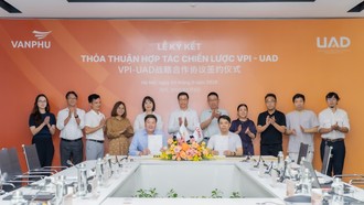 Đại diện Văn Phú và Viện Nghiên cứu & Thiết kế Kiến trúc Đại học Chiết Giang (UAD) ký kết thỏa thuận hợp tác chiến lược ngày 3/6.