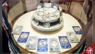 Bạc Ngân Bảo DOJI đang trở thành một trong những sản phẩm đầu tư, tích lũy phù hợp với nhiều phân khúc khách hàng. 