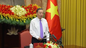 Tổng Bí thư, Chủ tịch nước Tô Lâm phát biểu tại buổi gặp mặt 100 tấm gương tiêu biểu trong Chương trình "Việc tử tế" của Đài Truyền hình Việt Nam. 