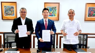 Từ trái qua: Ông Ronnie L.Aperocho, Phó Chủ tịch Điều hành kiêm Giám đốc Vận hành (COO) của Meralco, ông Nguyễn Anh Khoa, Tổng Giám đốc VinEnergo và ông Emmanuel V. Rubio, Chủ tịch kiêm Tổng Giám đốc điều hành MGEN tại lễ ký kết.