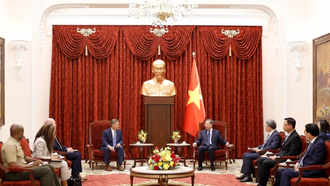 Tổng Bí thư, Chủ tịch nước Tô Lâm tiếp Quyền Bộ trưởng Bộ Hải quân Hoa Kỳ Hùng Cao.