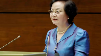 Đồng chí Phạm Thị Thanh Trà, Bí thư Trung ương Đảng, Phó Thủ tướng Chính phủ trình bày tham luận tại hội nghị toàn quốc sơ kết 1 năm vận hành mô hình tổ chức tổng thể của hệ thống chính trị và mô hình chính quyền 3 cấp.