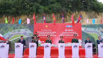 Hai Phó Thủ tướng, Bộ trưởng Quốc phòng ấn nút khởi công công trình Trạm phối hợp công tác, Đại đội Biên phòng 252.