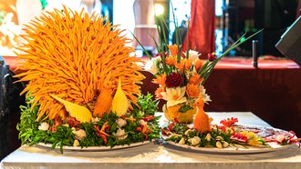 Nem công, chả phượng xứ Huế. 